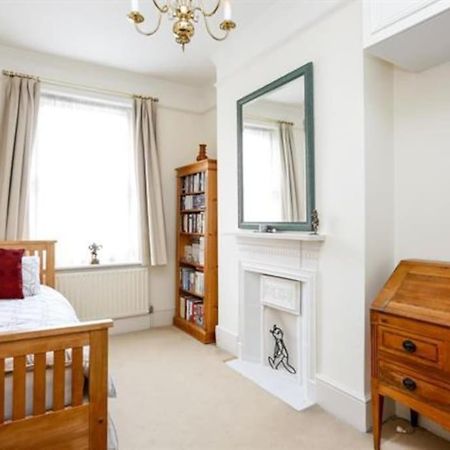 Large 3 Bed Flat In Central Wimbledon Londra Dış mekan fotoğraf