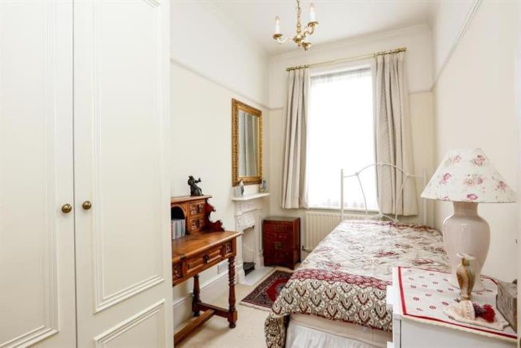 Large 3 Bed Flat In Central Wimbledon Londra Dış mekan fotoğraf