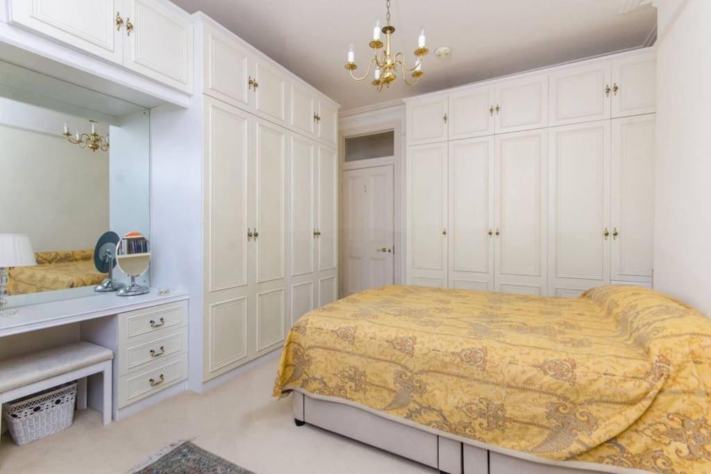 Large 3 Bed Flat In Central Wimbledon Londra Dış mekan fotoğraf