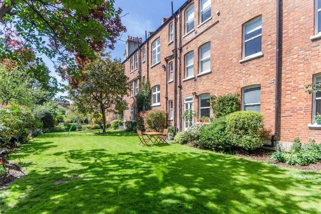 Large 3 Bed Flat In Central Wimbledon Londra Dış mekan fotoğraf